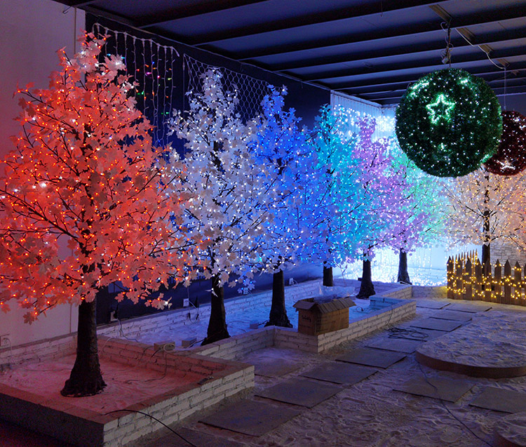 Custom CE Standard Outdoor Decoration Street Pole Christmas LED Motif Lights