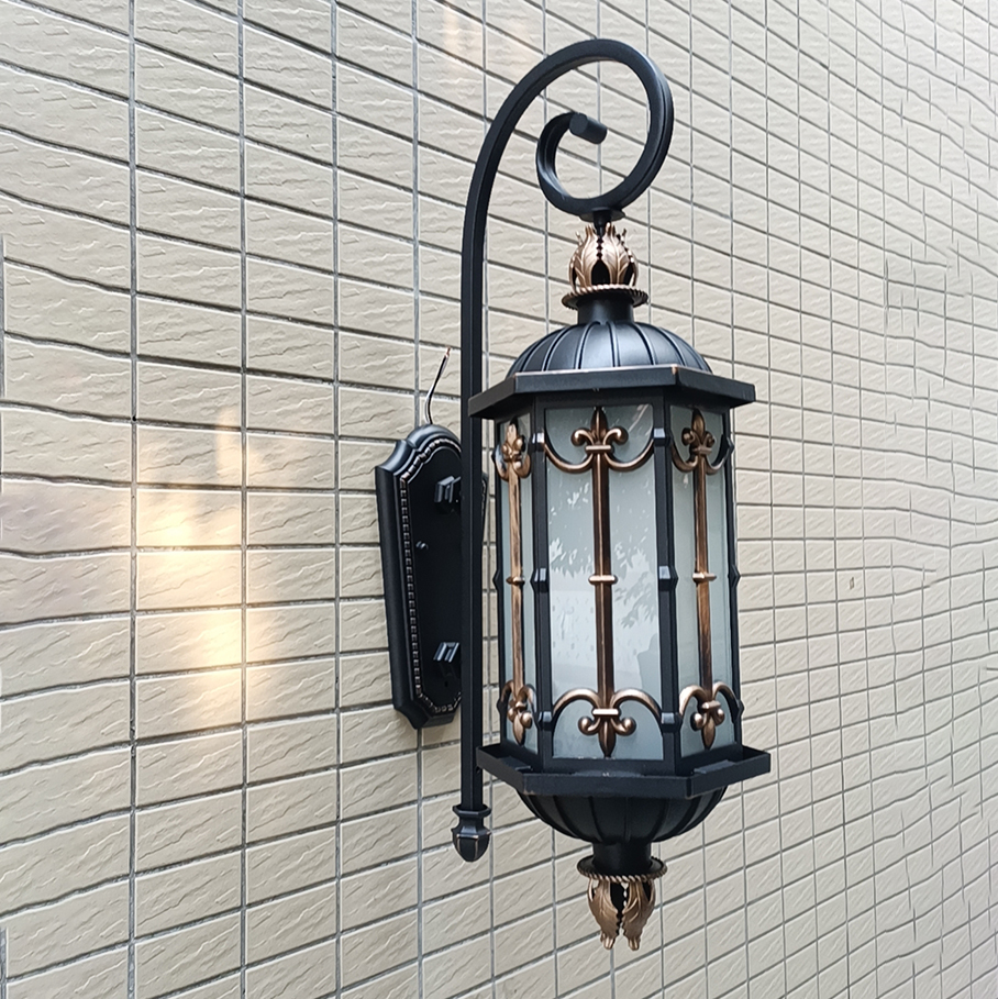 New European-style Outdoor Lighting Wall Mounting Die Cast Aluminum Material Antique Retro Waterproof Hot Garden Courtyard Lamp