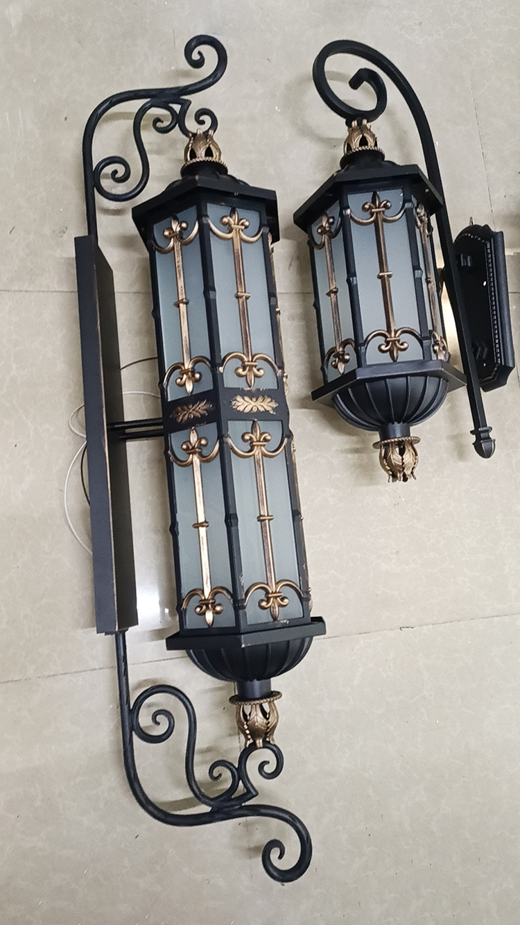 New European-style Outdoor Lighting Wall Mounting Die Cast Aluminum Material Antique Retro Waterproof Hot Garden Courtyard Lamp
