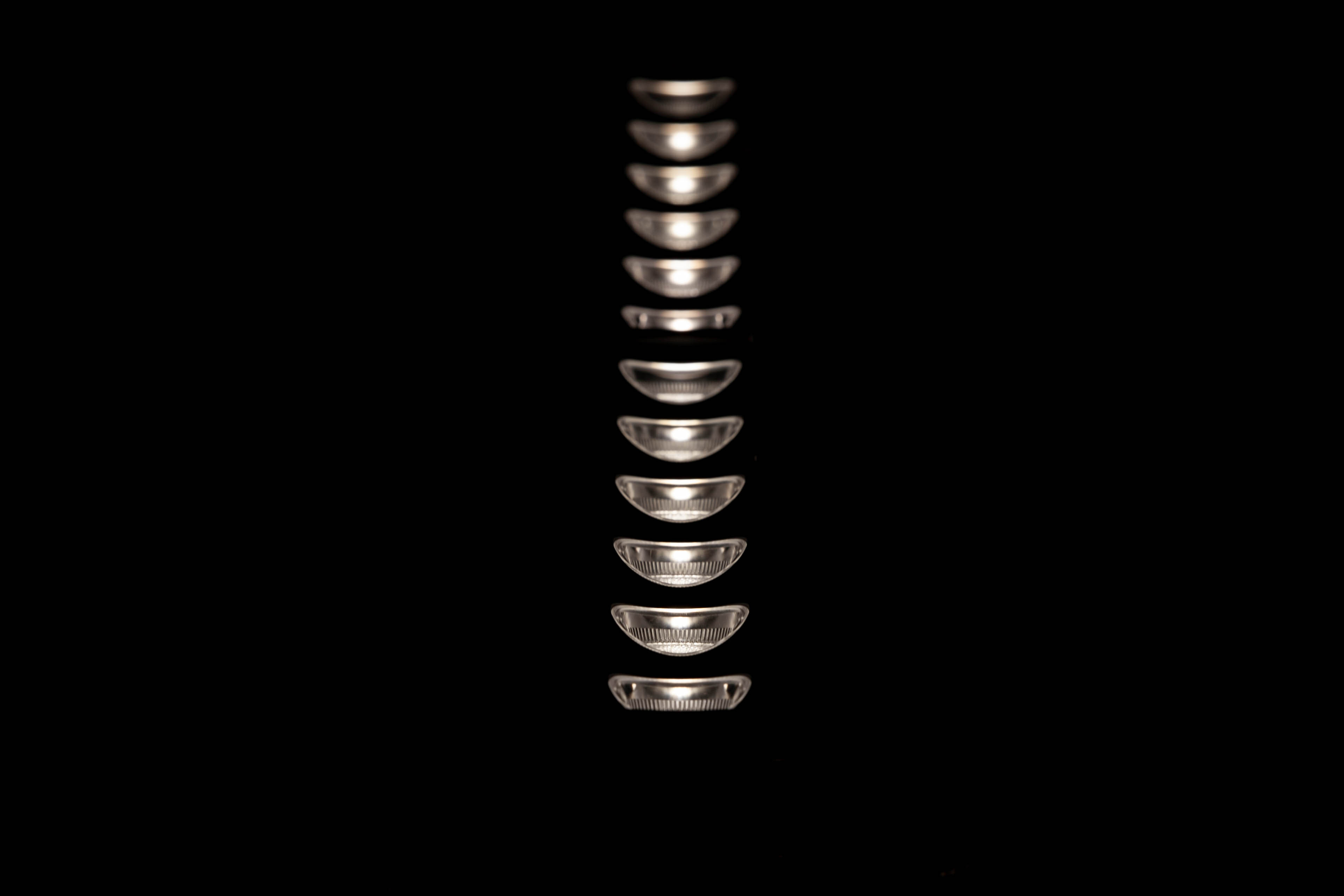Linear Led Lens Ultra Thin Magnetic Track Light Reflector Ingot Shape