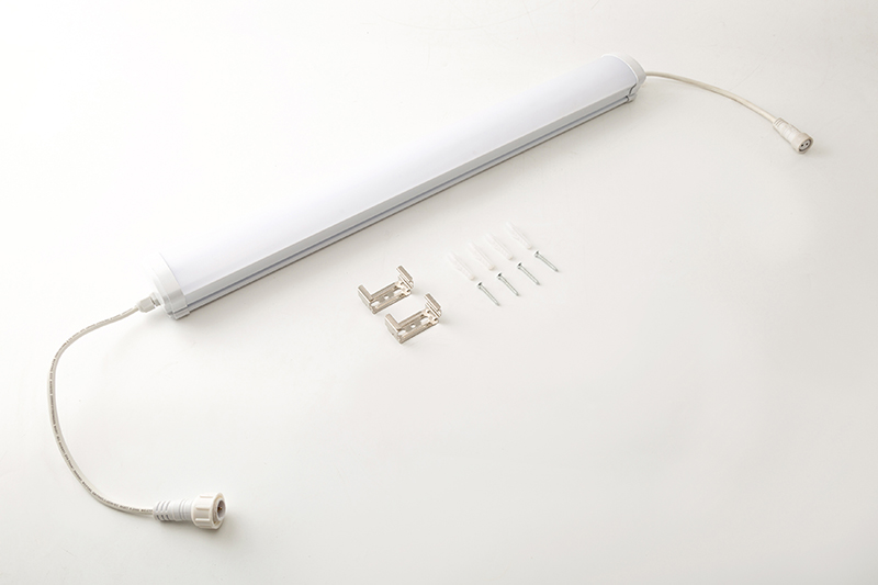 IP 65 High-Efficiency 18W LED Tubes 1.35m Triproof Lighting Fixtures Waterproof LED Poultry Lights for Farm Use Plastic Lamp