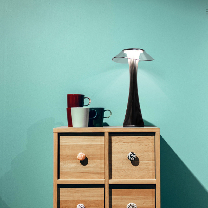 Modern Creative Wasp-waist Design LED Touching Desk Light DTL2820picture4