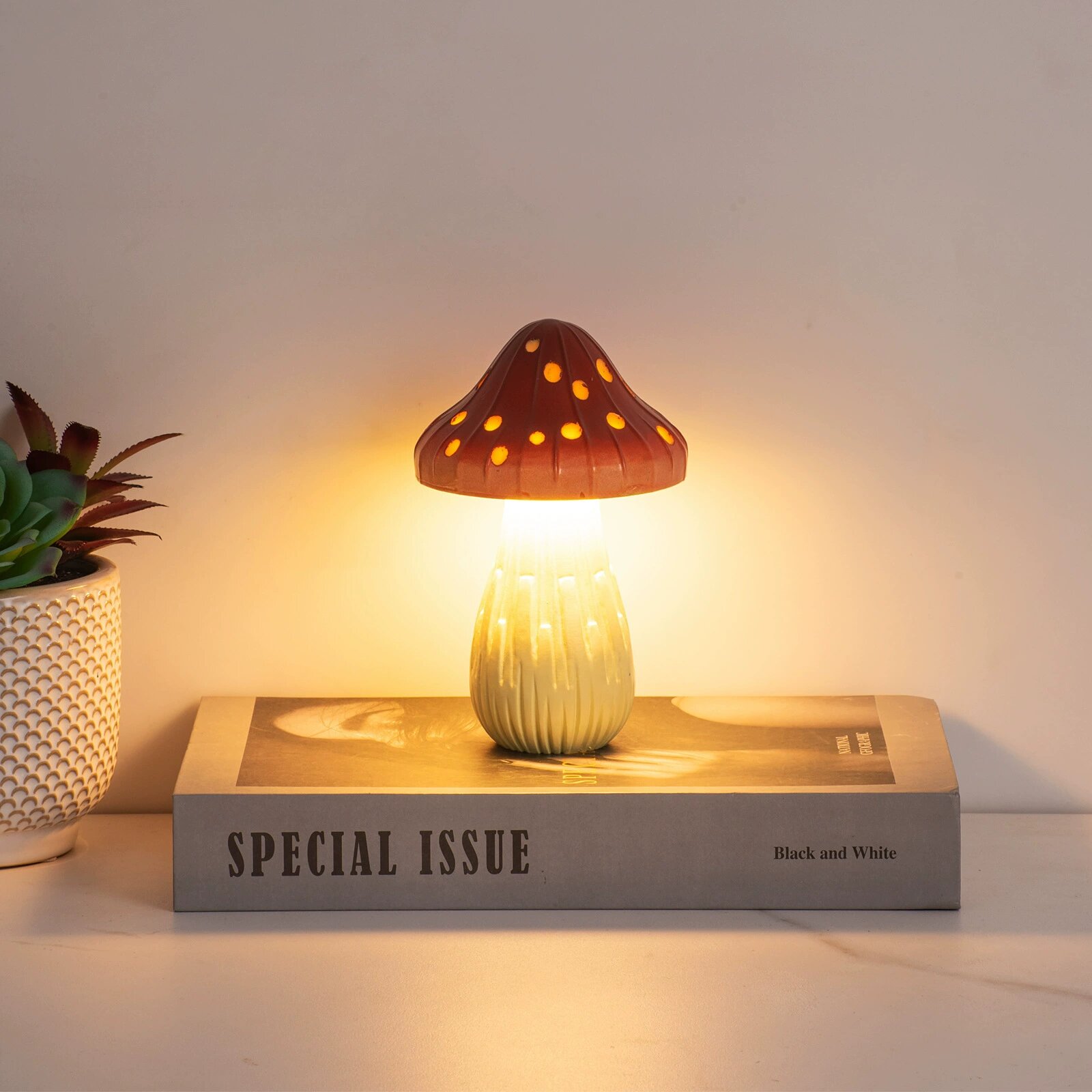 New Creative LED Table Lamp Mushroom Atmosphere Night Light Suitable for Bedroom Study Bedside
