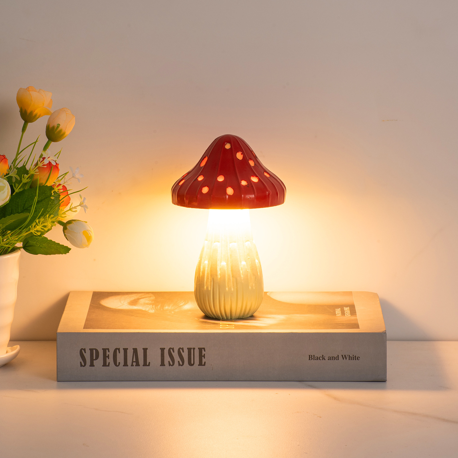 New Creative LED Table Lamp Mushroom Atmosphere Night Light Suitable for Bedroom Study Bedside