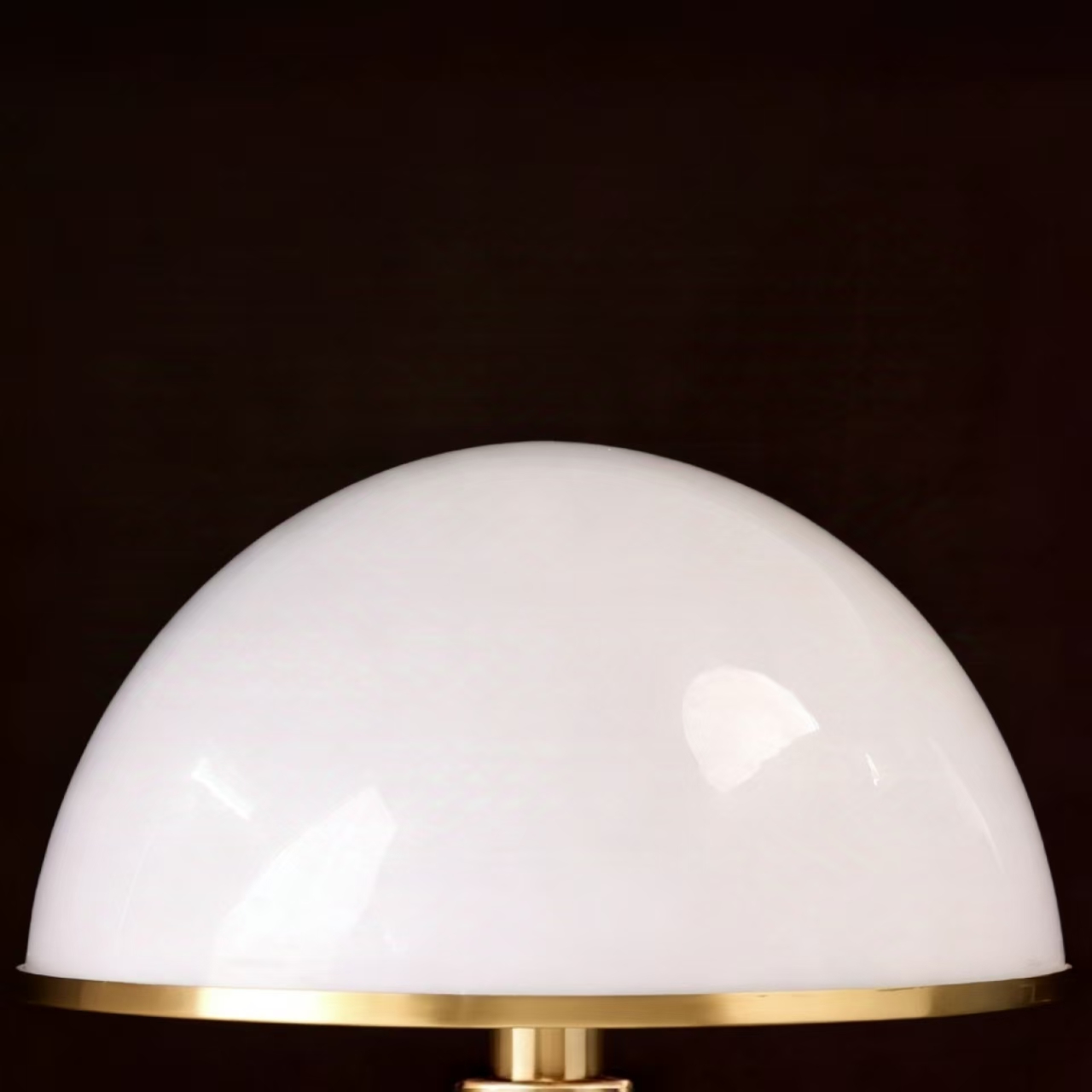 European Style Light Luxury LED Retro Decoration Bedside Table Lamp EUS570picture2