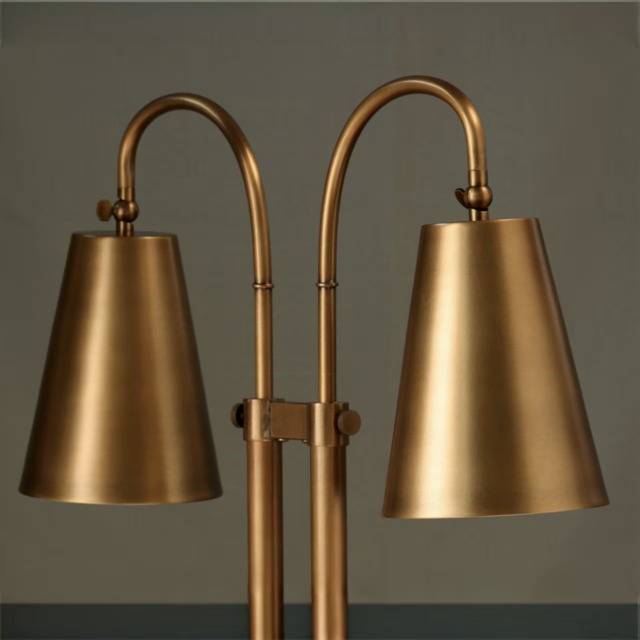 Home Decor Hotel Metal Nordic Rechargeable LED Table Lamp EUS560picture2