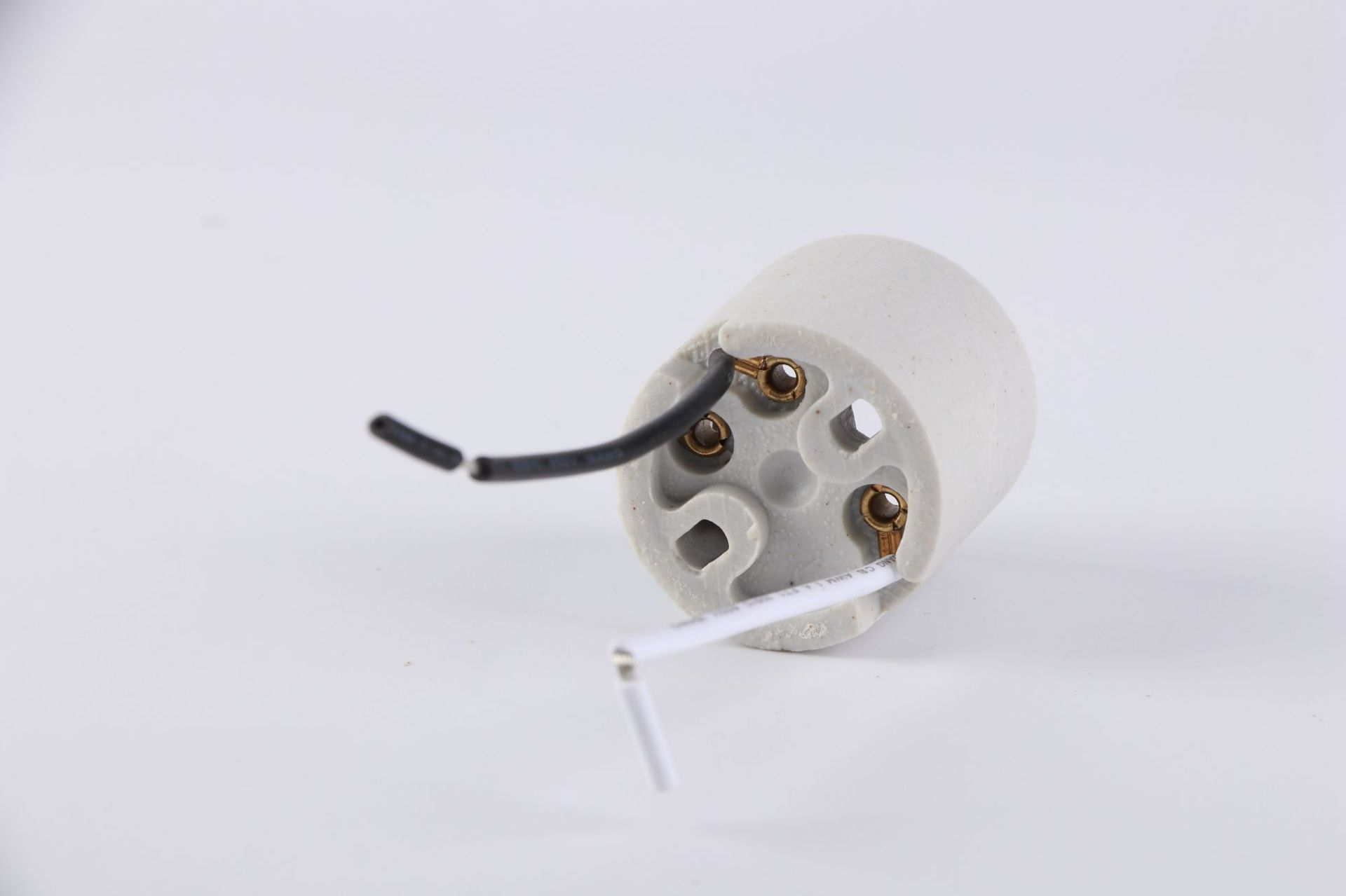 Wire Ceiling E27 Screw Ceramic Lamp Holder 250V 2A Safety Light Bulb Holder