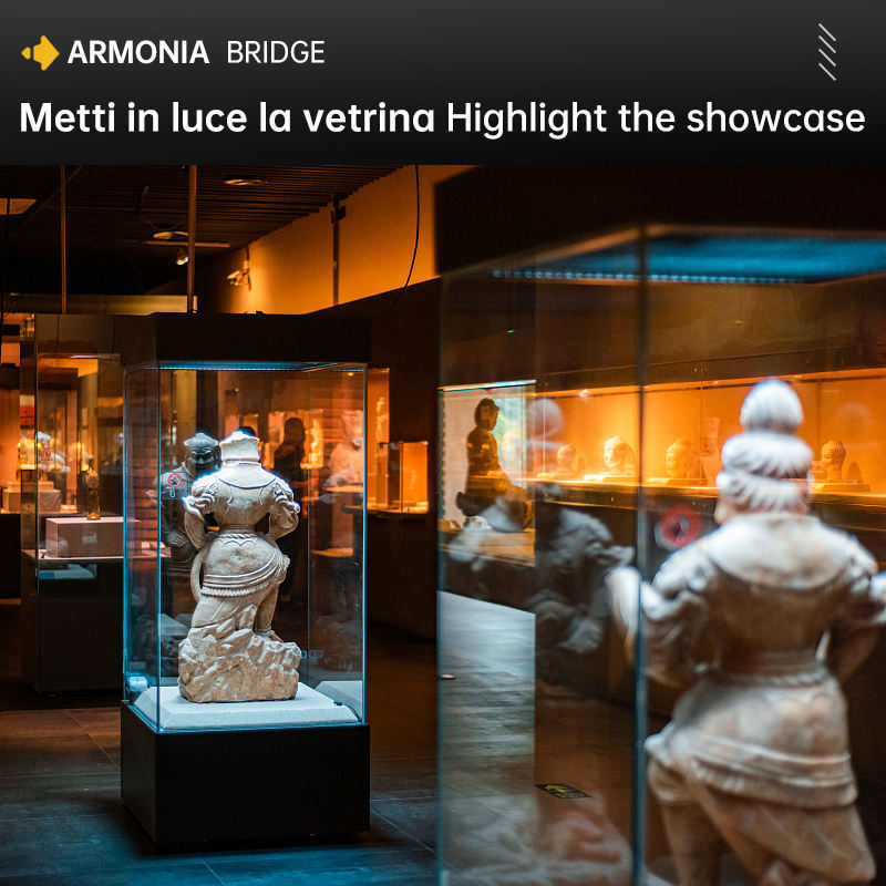 Portable 6W Type-C Charging LED Wireless Display Jewelry Display Light JEW340picture2