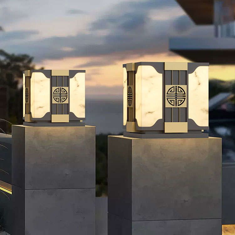 IP65 Waterproof Outdoor Yard Fence Solar LED Gate Pillar Light for Garden PLR1400picture4