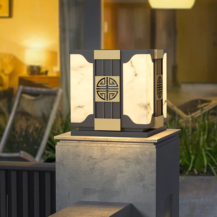 IP65 Waterproof Outdoor Yard Fence Solar LED Gate Pillar Light for Garden PLR1400picture5