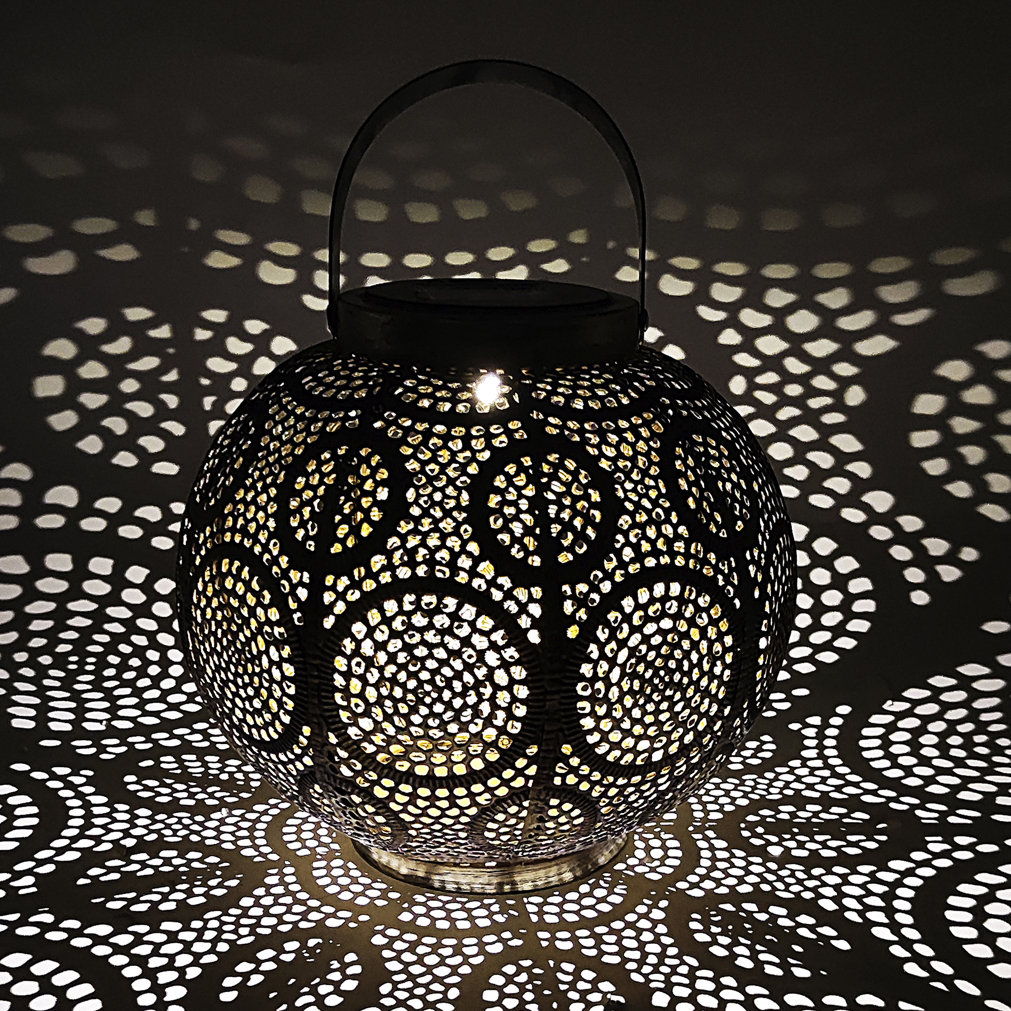 Iron LED Hollowed Pattern Outdoor Solar Lantern Decorative Garden Lamp LAN260picture4