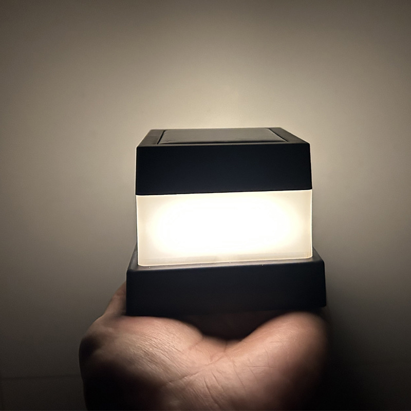 12V Aluminum ba<i></i>se LED Light Source Solar Column Cap Lamp Square Polycarbo<i></i>nate Diffuser for Home Courtyard Fence Wall Lighting