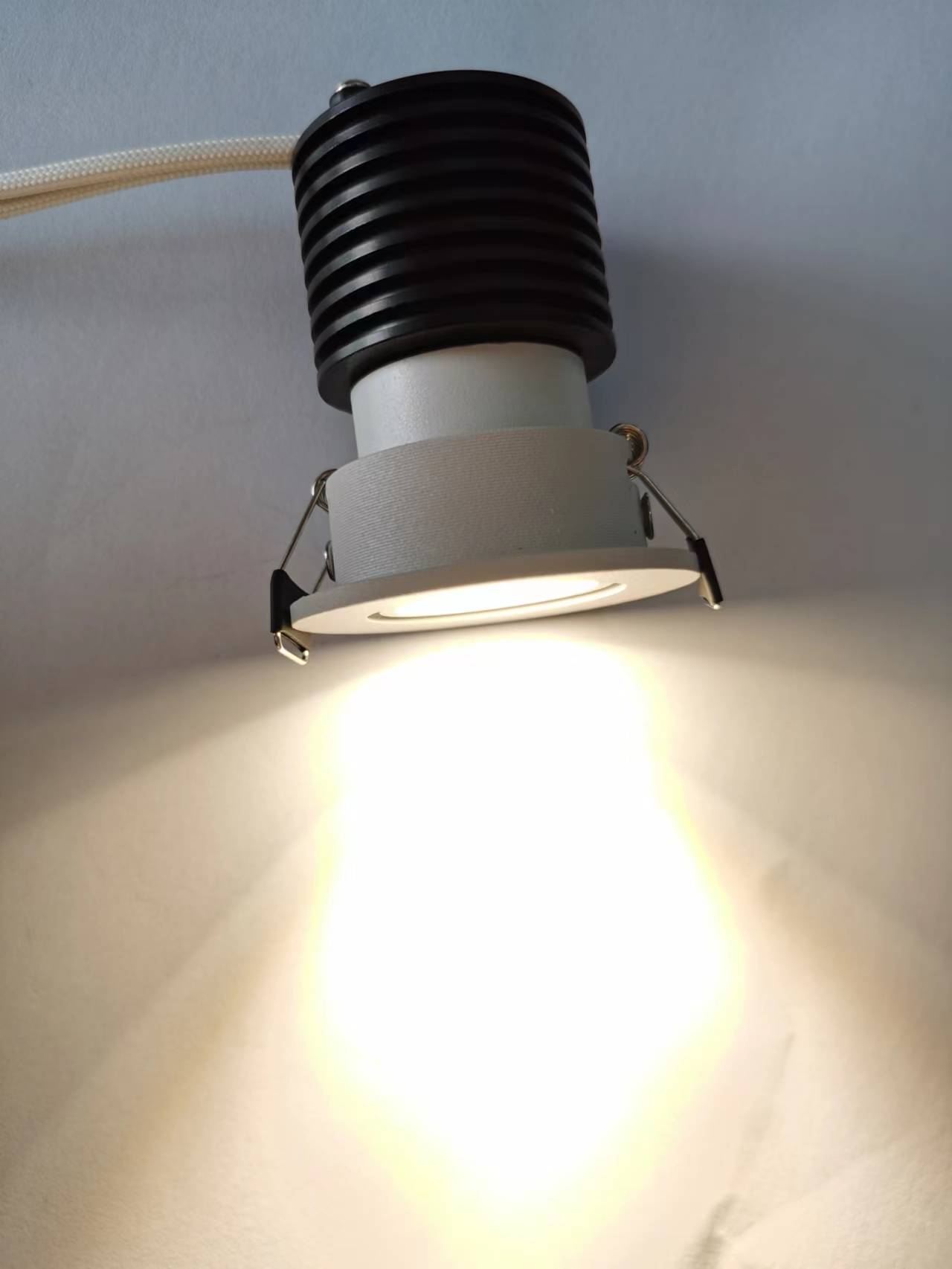 Small Size High Lumen 52mm AC85-265V 8w Cabinet Light Led Downlight